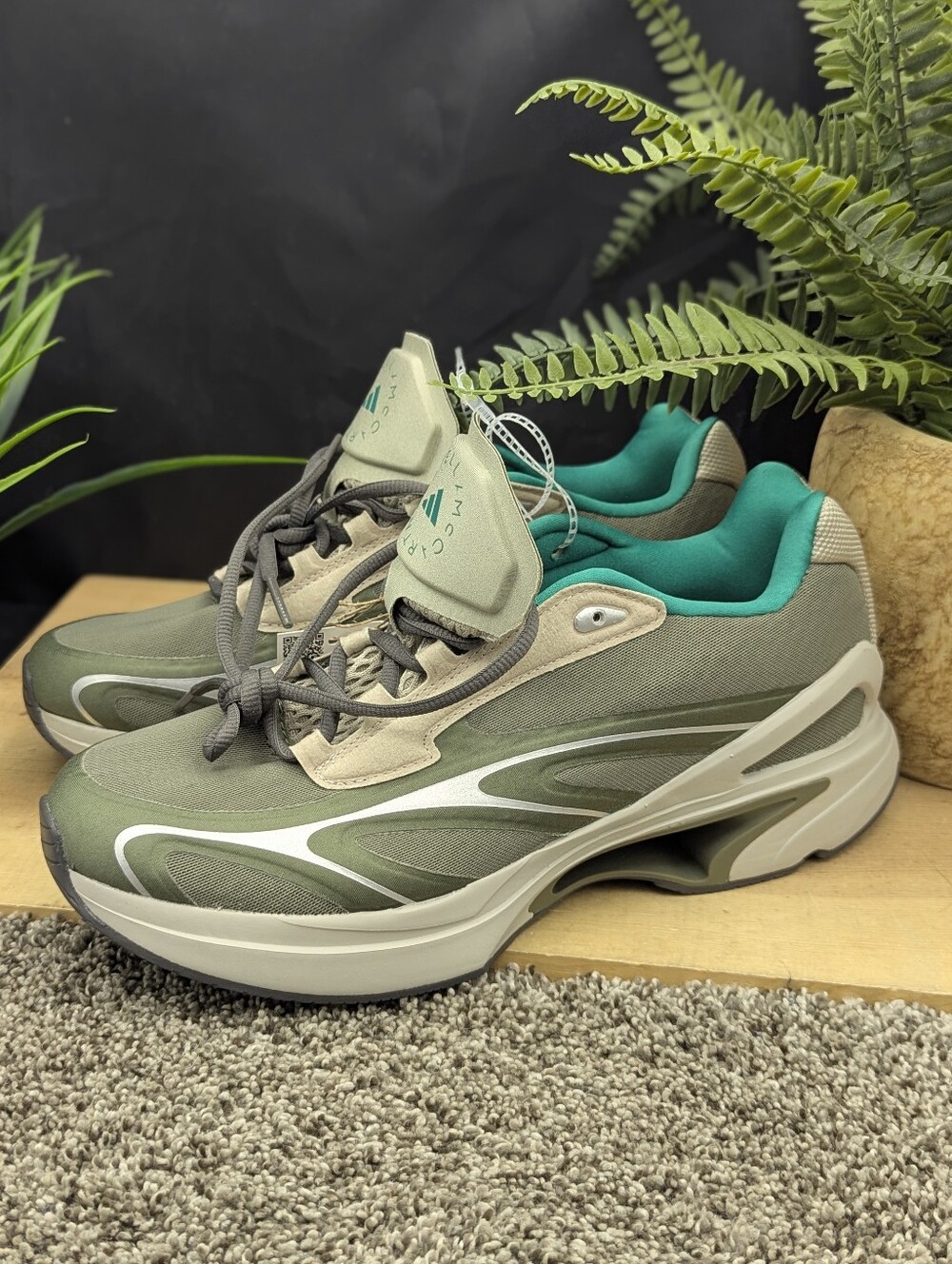 Adidas By Stella McCartney Green 2000 Men's Size 9 Running Casual Comfort Shoes